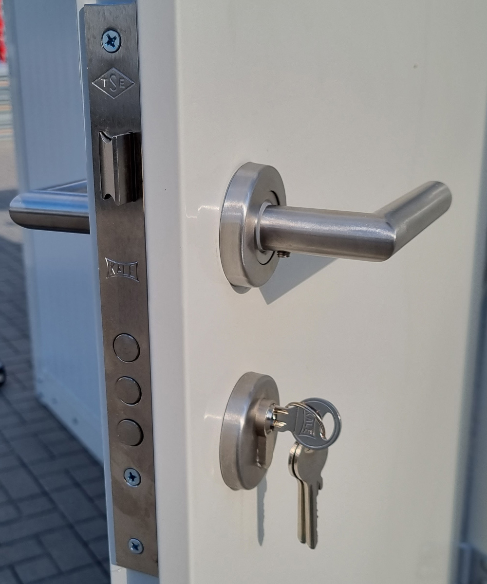 4m Bürocontainer Türgriff und Sicherheitsschloss