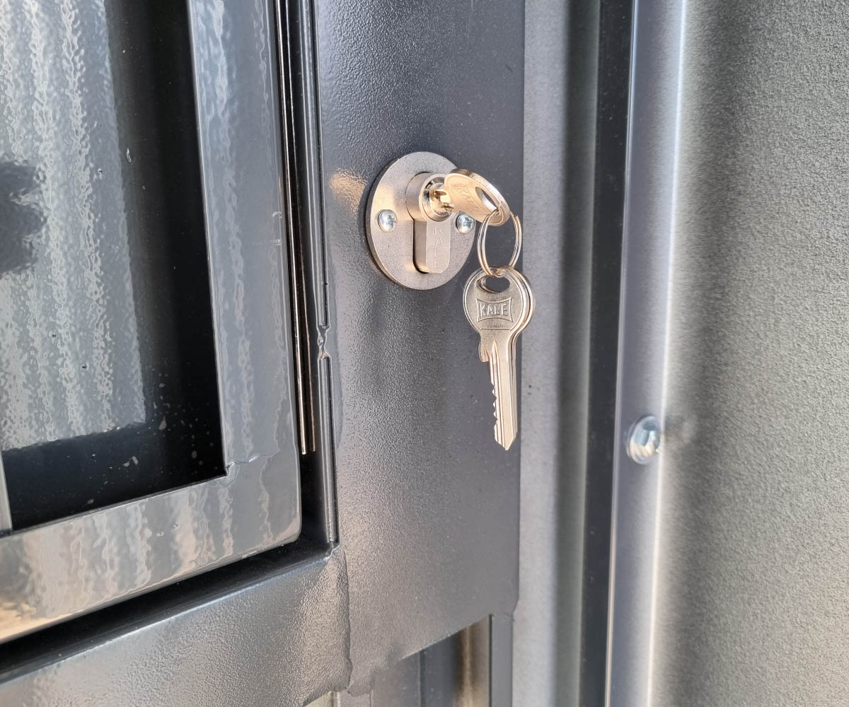 Barcontainer mit Grosser Verkaufsklappe in RAL7016 Anthrazitgrau