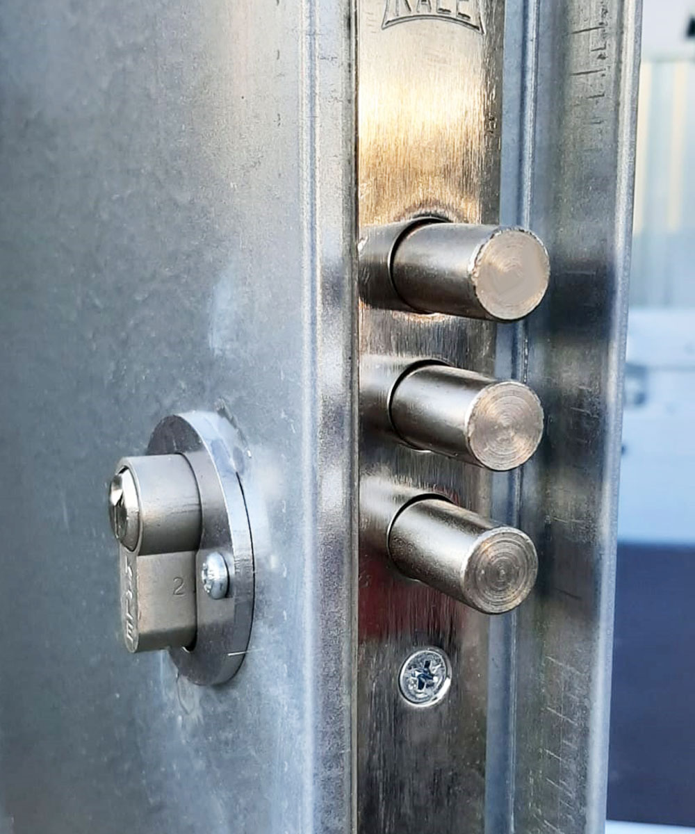 3-6m Geräteschuppen in Grau RAL 7040 mit Einflügeltür