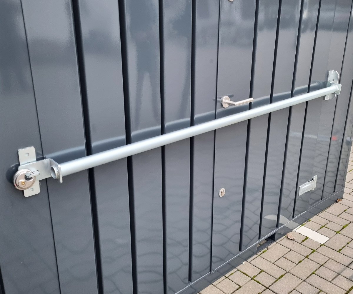 Diebstahlsicherung für Doppeltüren – für Blechcontainer und Gerätehaus
