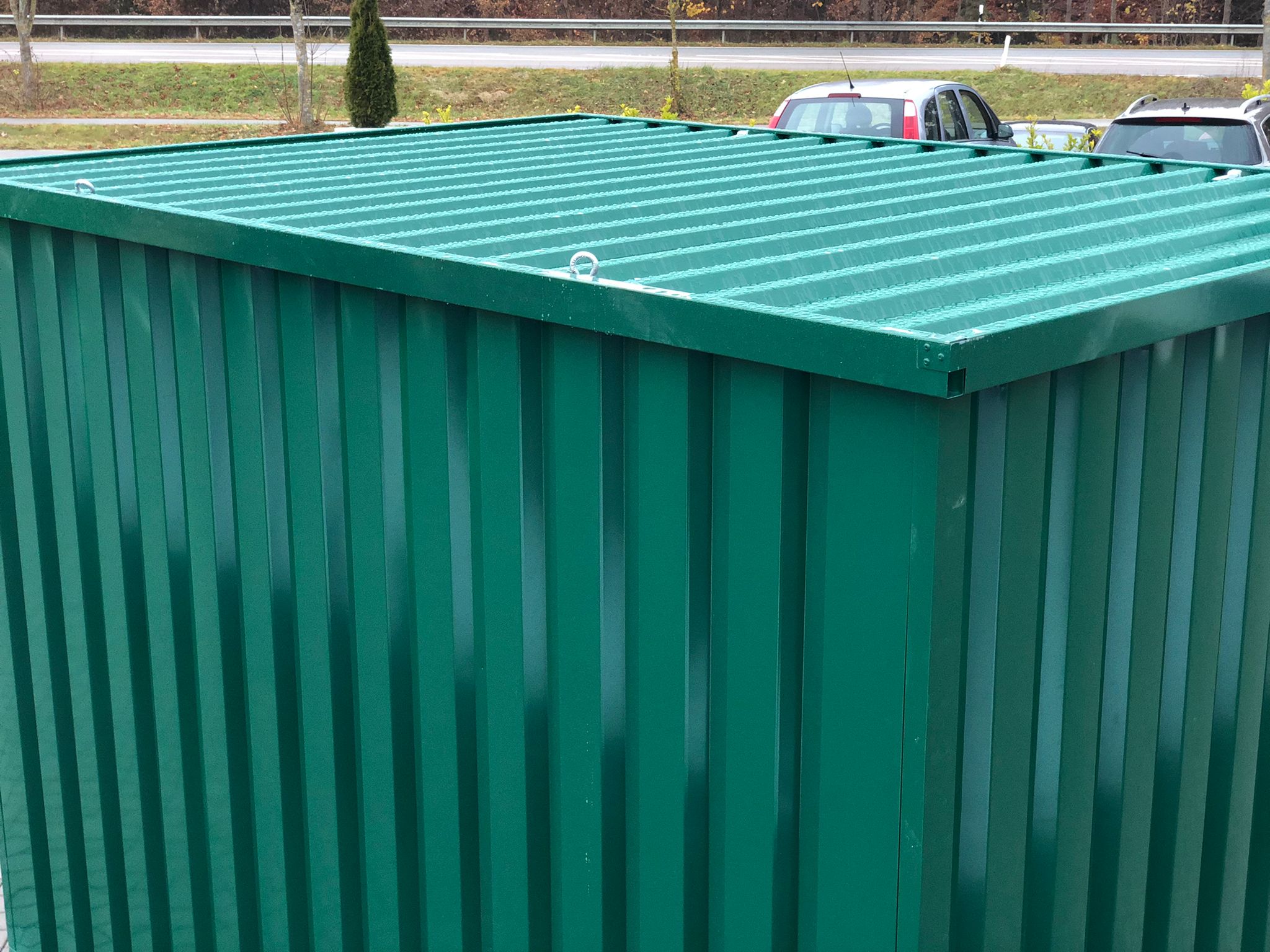 Grosse 4m Gartenhütte in Moosgrün RAL 6005 mit Einflügeltür