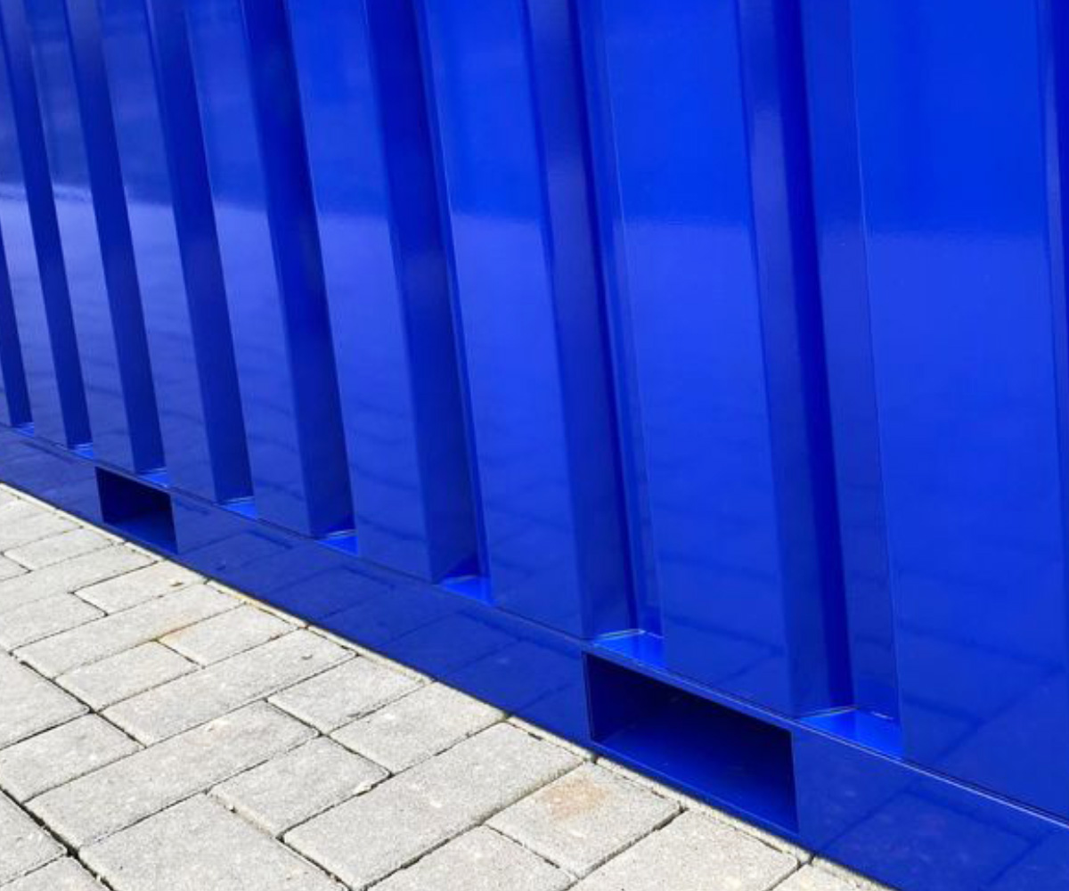 4m THW Container mit Doppeltür in RAL 5002 Ultramarinblau